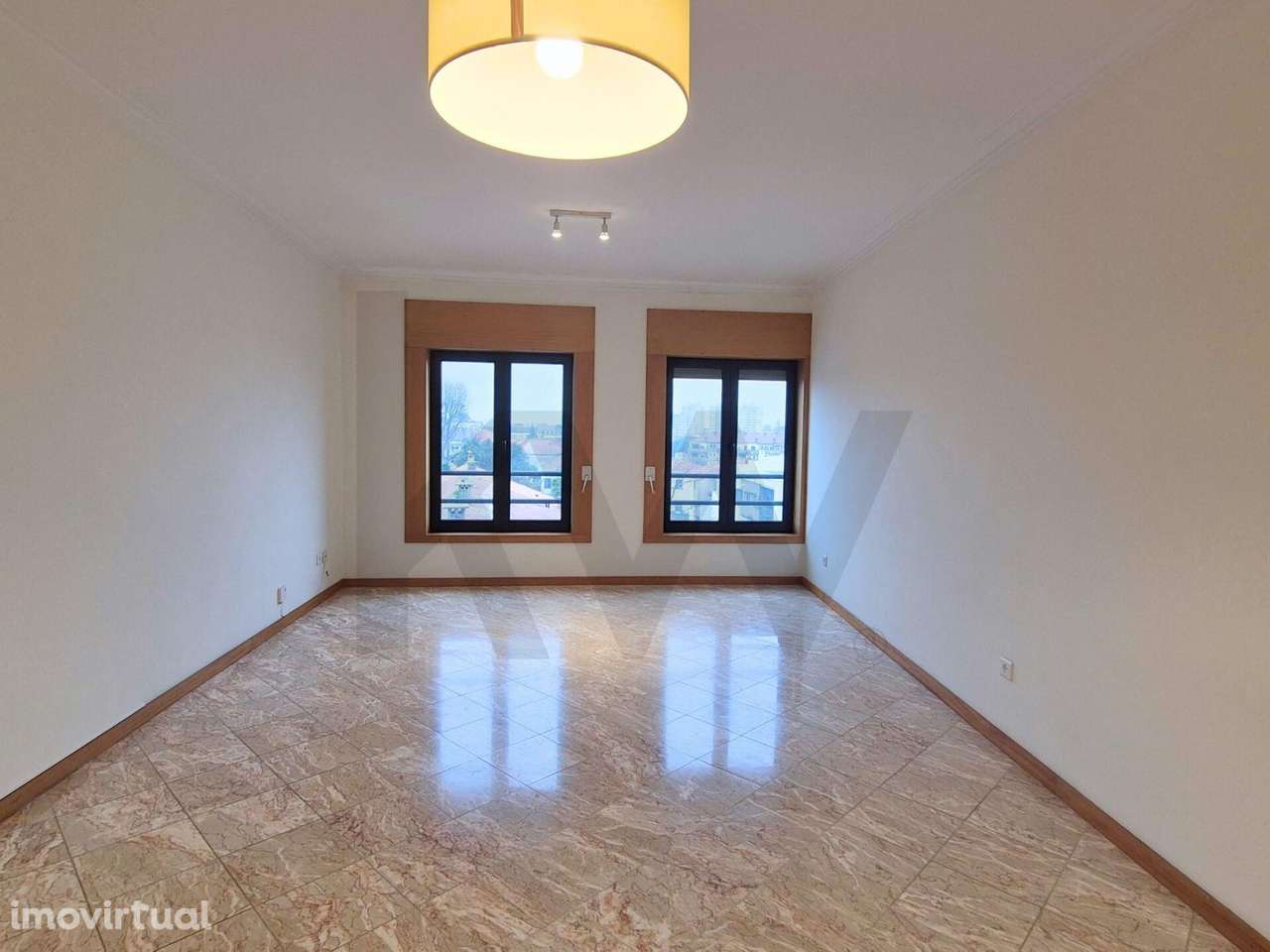 Apartamento T2 com garagem em Lordelo do Ouro, Porto - Grande imagem: 4/25