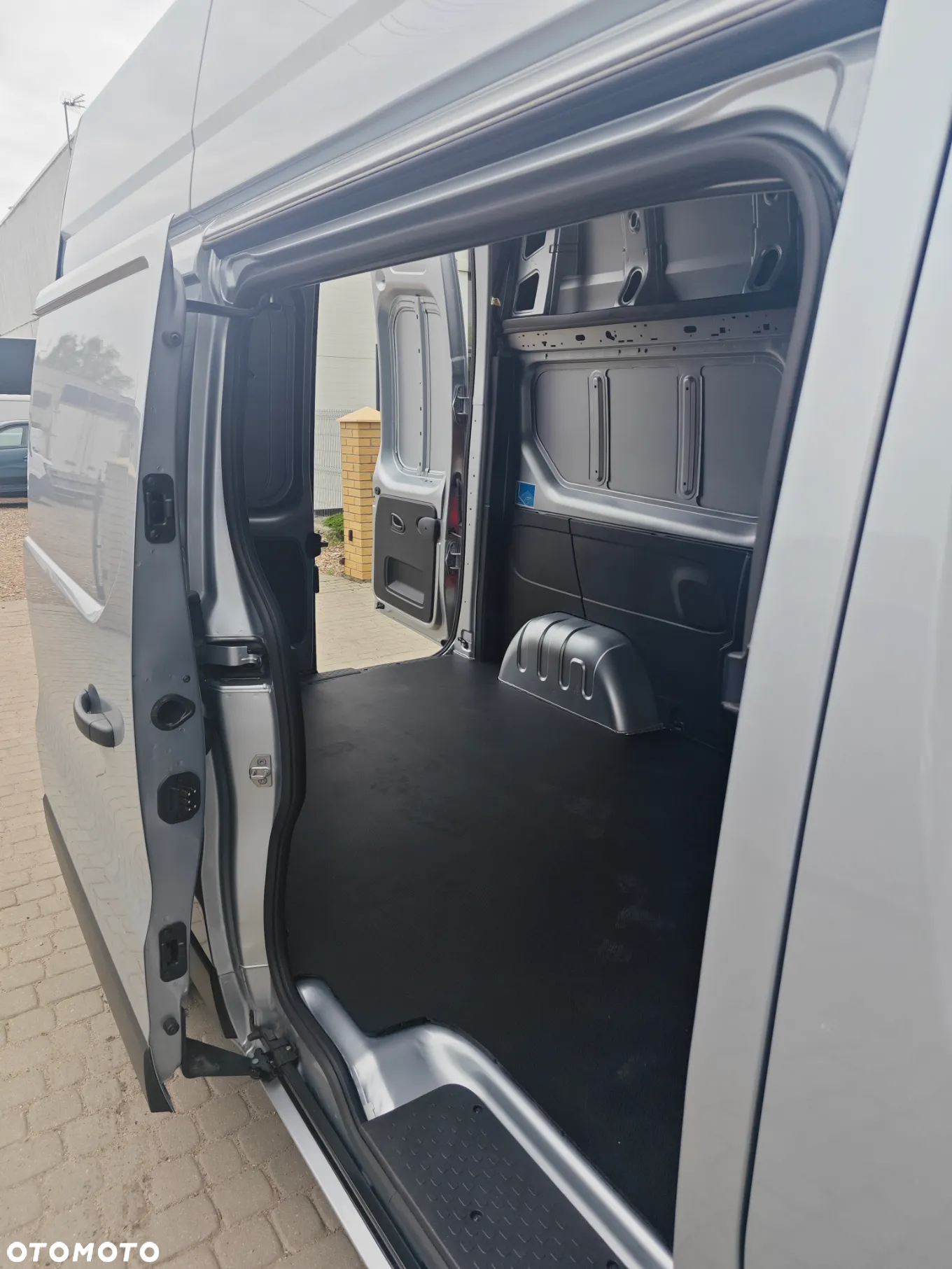 Renault Trafic - 13