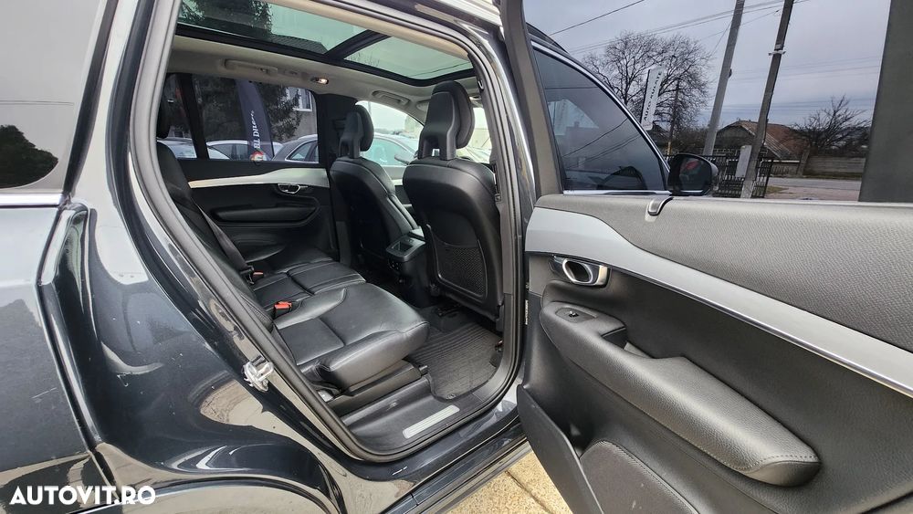 Volvo XC 90 D5 AWD Geartronic Momentum - 31