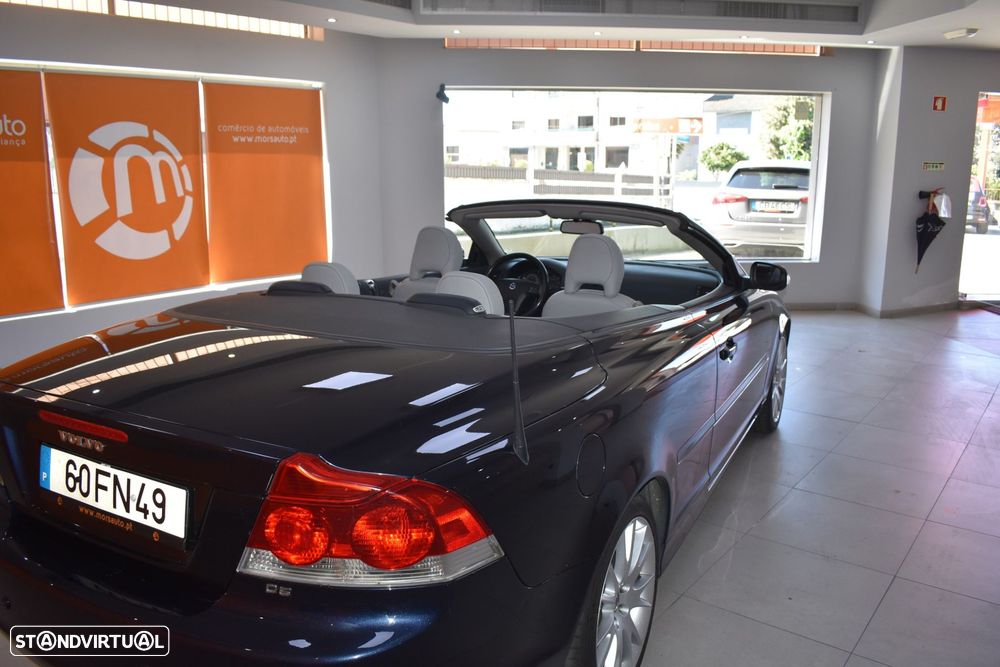 Volvo C70 2.4 D5 Momentum - 23