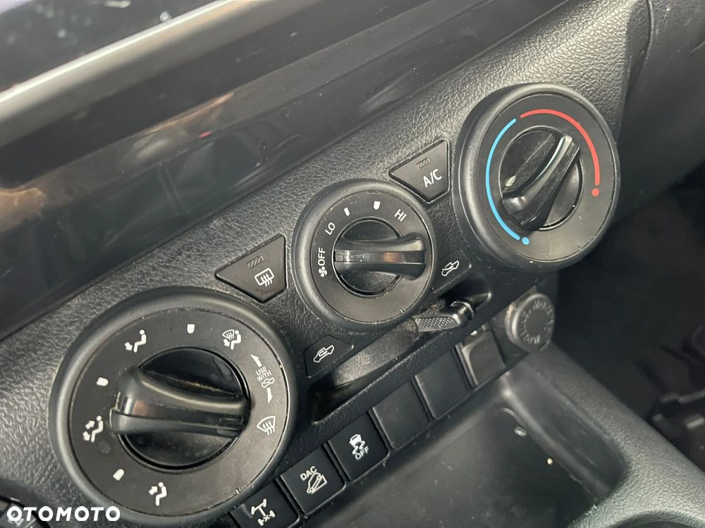 Toyota Hilux 4x4 Extra Cab Comfort - 17