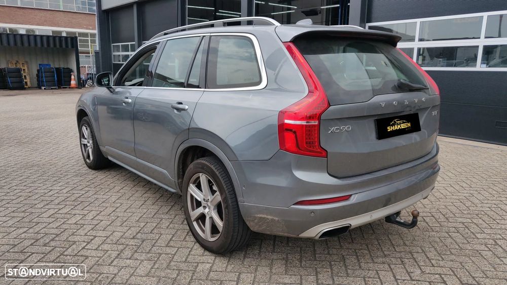 Volvo XC 90 T8 AWD Twin Engine Geartronic Momentum - 4