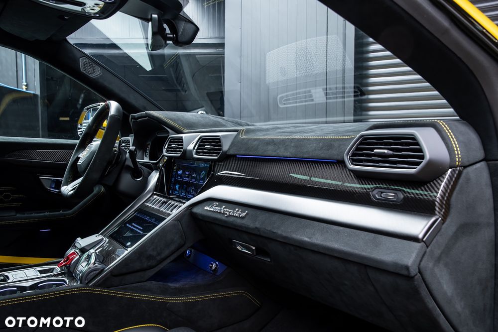 Lamborghini Urus - 27