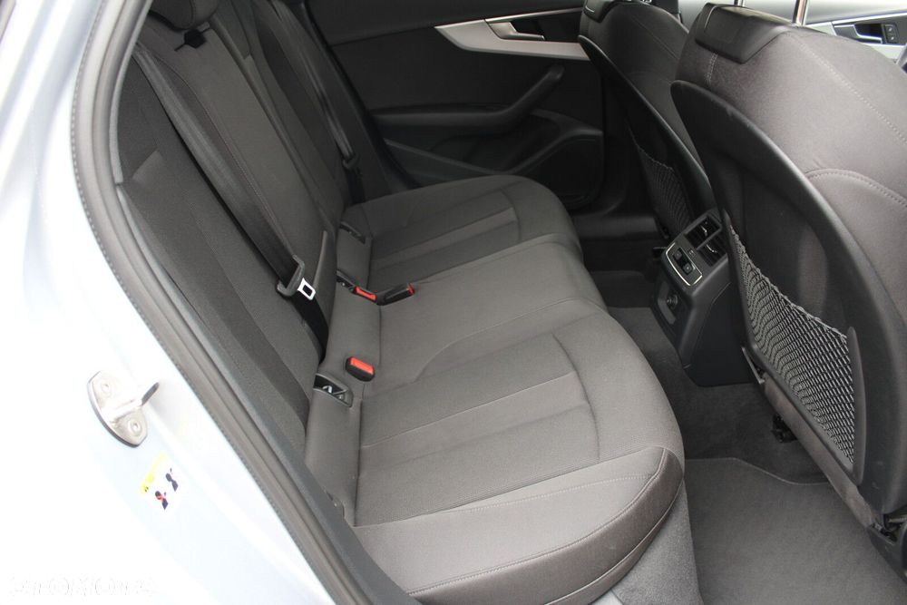 Audi A4 Limousine 35 TFSI mHEV S tronic - 15