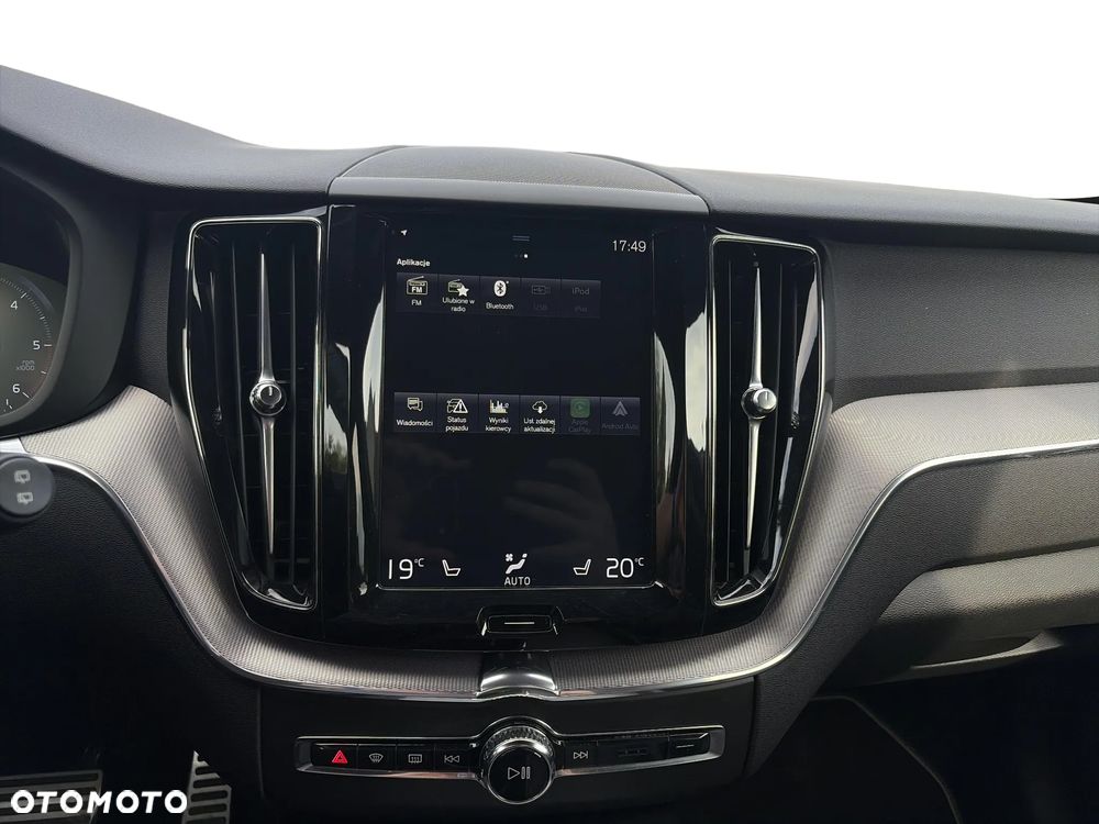 Volvo XC 60 B5 D AWD R-Design - 25
