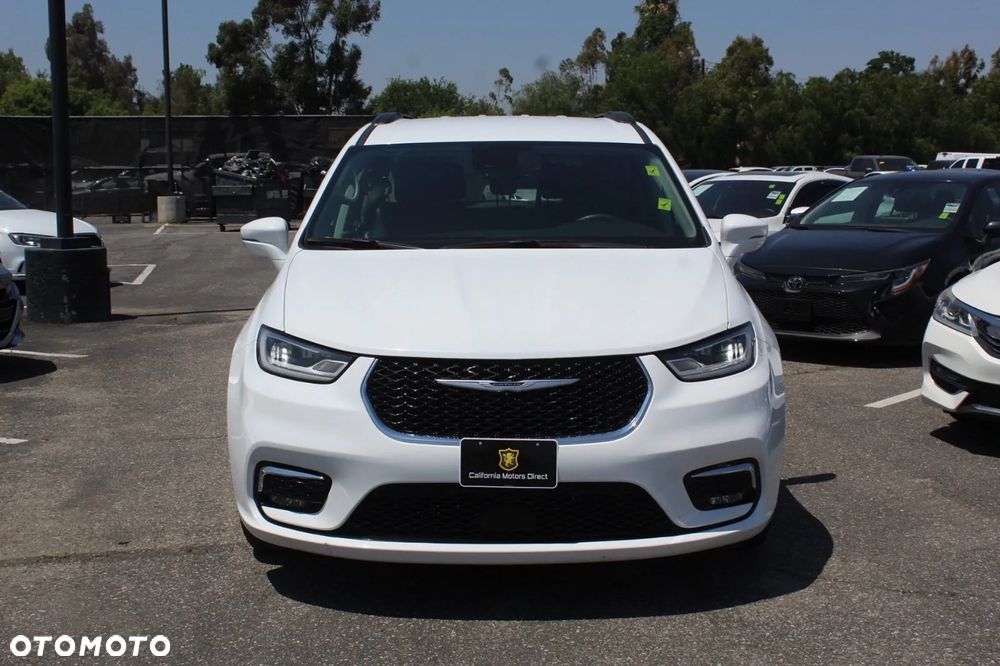 Chrysler Pacifica - 2