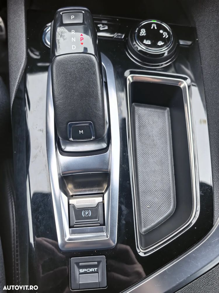 Peugeot 5008 BlueHDI 180 EAT6 GT - 29