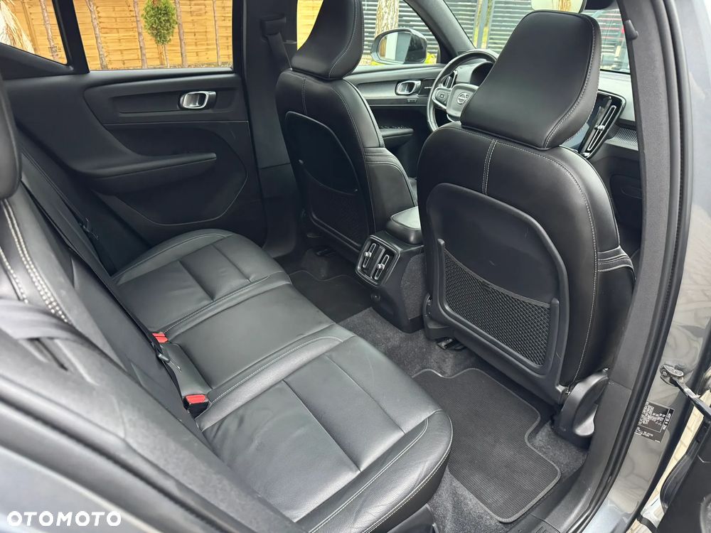 Volvo XC 40 D4 AWD Geartronic R-Design - 21