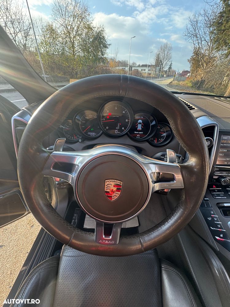 Porsche Cayenne 3.0 L V6 - 10