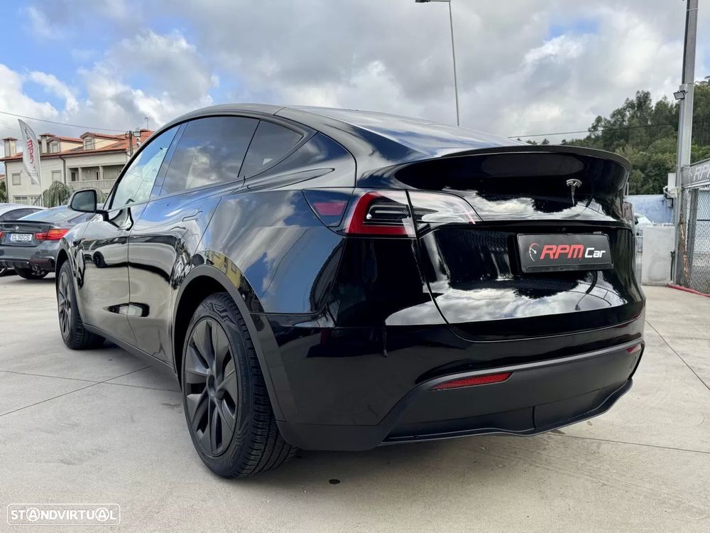Tesla Model Y Long-Range RWD - 12