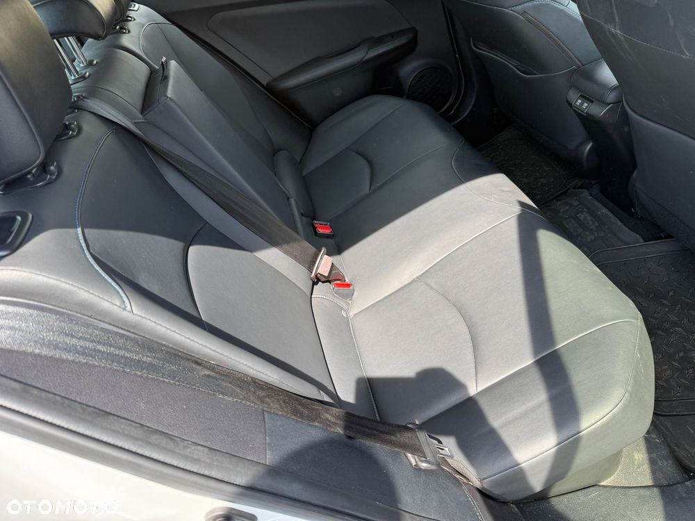 Toyota Prius 1.8 Hybrid Premium - 11