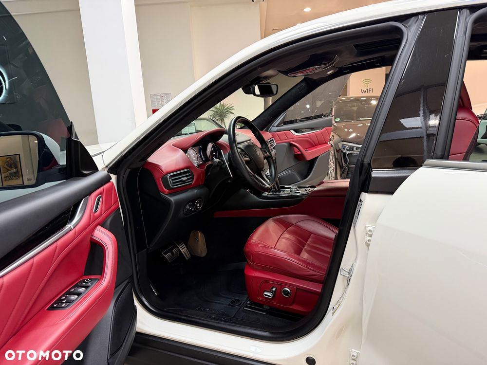 Maserati Levante - 24