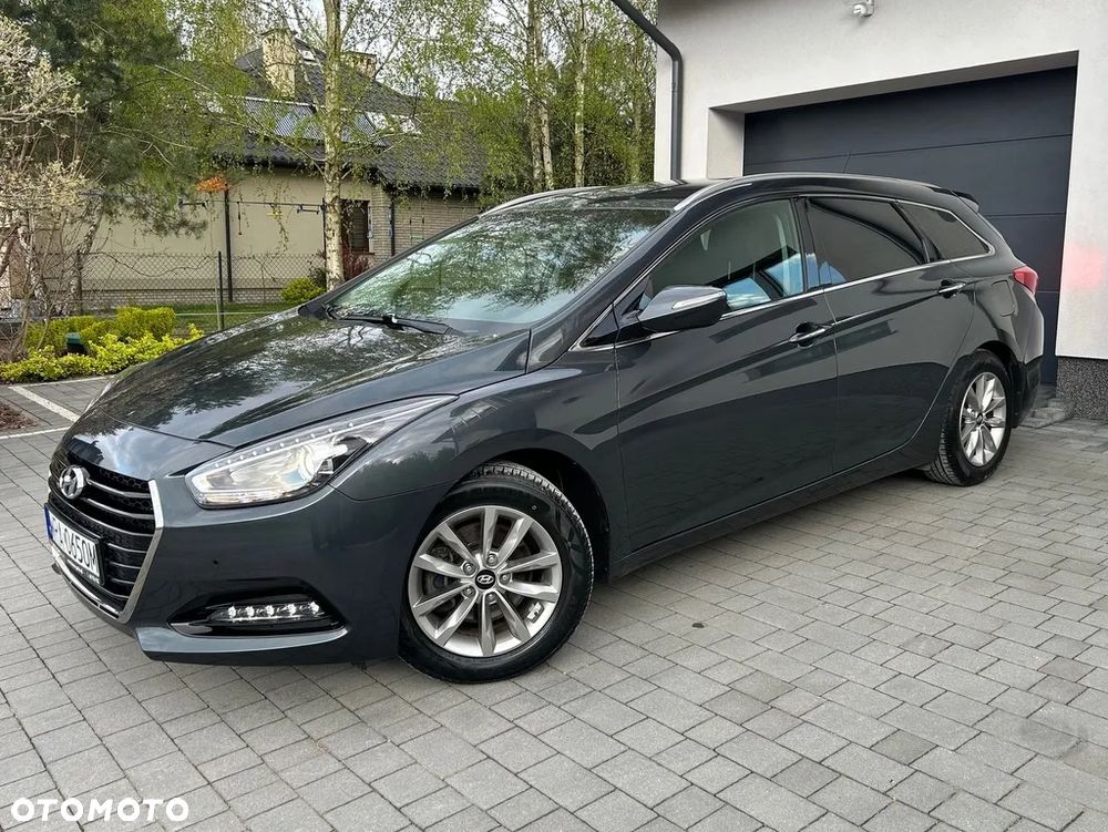 Hyundai i40 Kombi blue 1.6 Family+ - 13