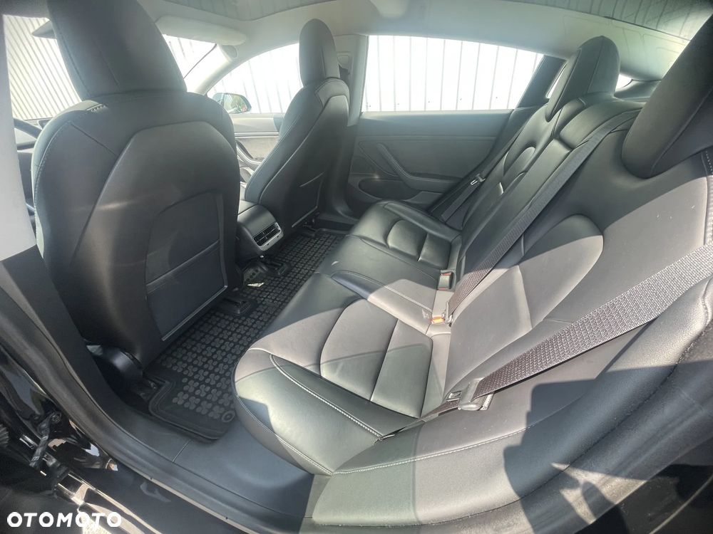 Tesla Model 3 - 10