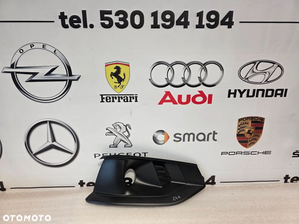 AUDI A4 B9 LIFT 18- ZWYKŁA LEWA / PRAWA KRATKA BOCZNA ZDERZAKA PRZEDNIEGO PRZÓD NR 8W0807682AJ / 8W0807681AJ NR AUKCJI KB24 - 2