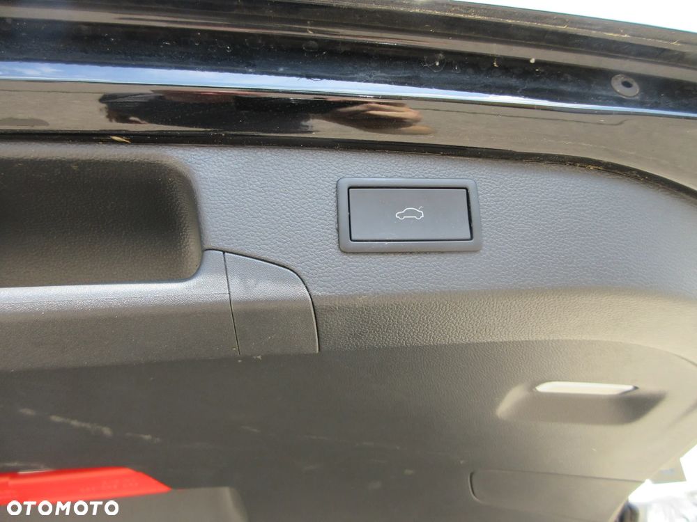 Volkswagen Passat Variant 2.0 TDI SCR 4Mot Elegance DSG - 18