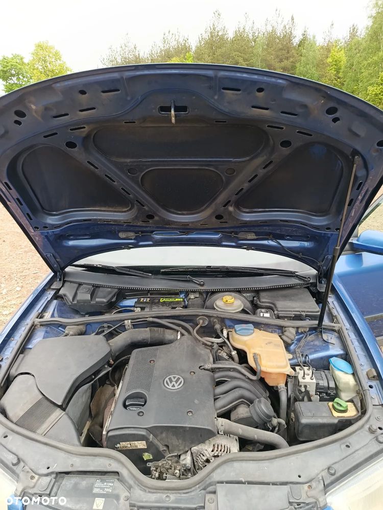 Volkswagen Passat 1.6 - 6