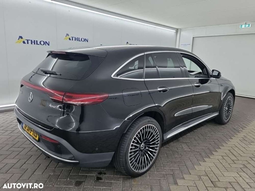 Mercedes-Benz EQC - 4