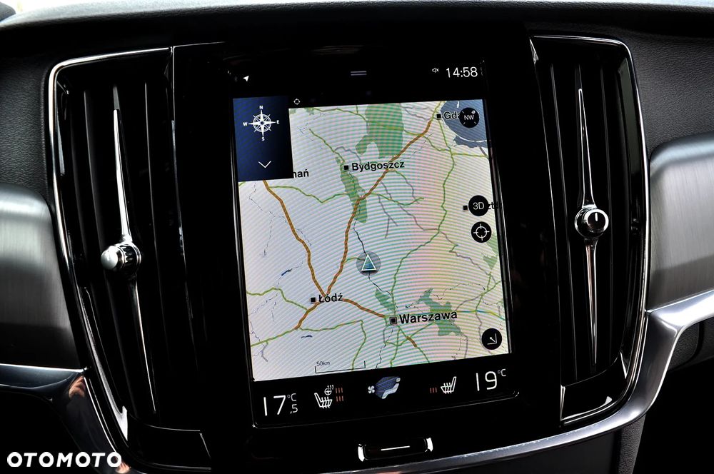 Volvo V90 D4 SCR Momentum Pro - 28