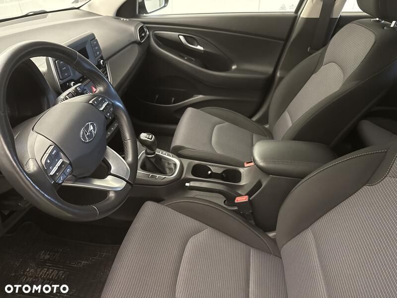 Hyundai i30 1.5 DPI Classic + - 12