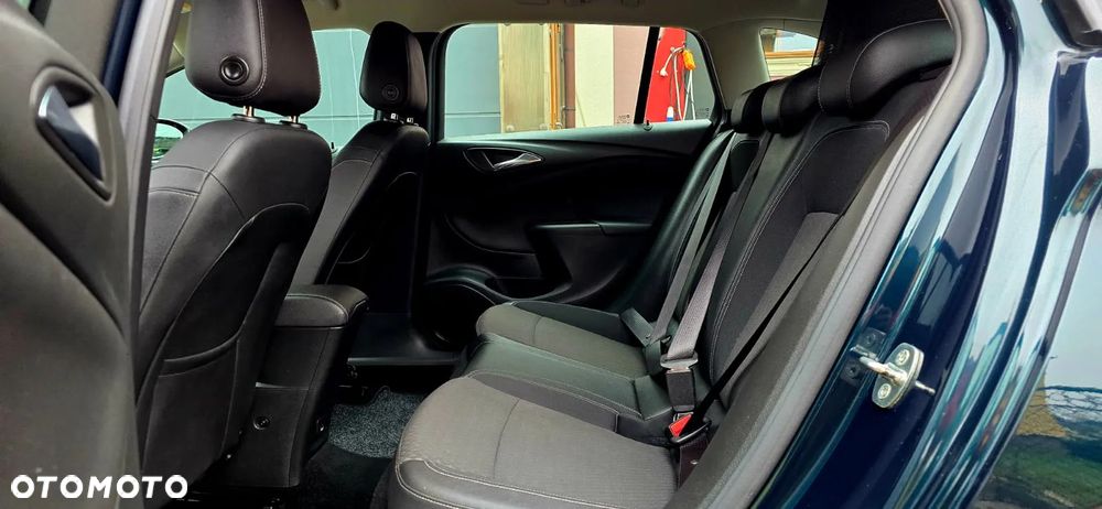 Opel Astra 1.4 Turbo Innovation - 25