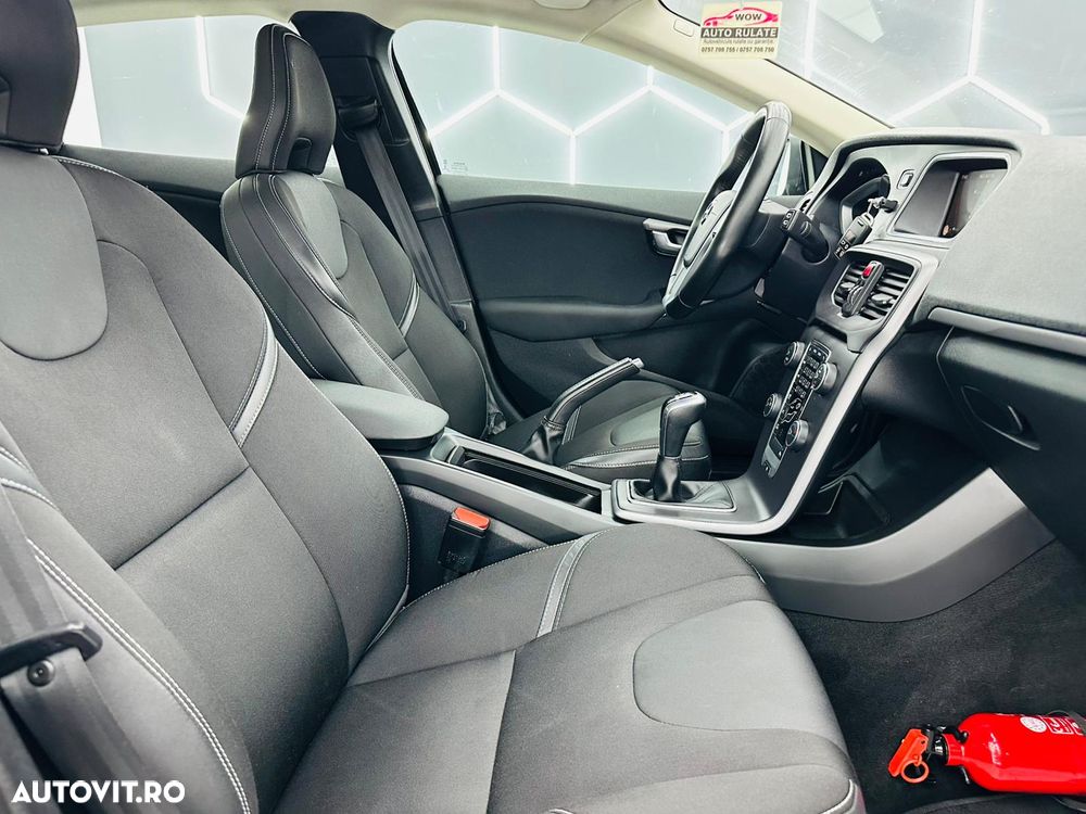 Volvo V40 D2 DRIVe Momentum - 17