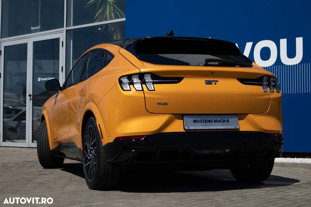 Ford Mustang Mach-E - 5