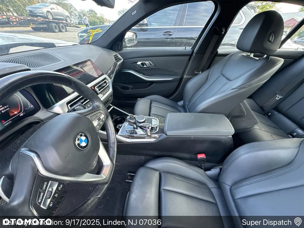 BMW Seria 3 330i xDrive - 12