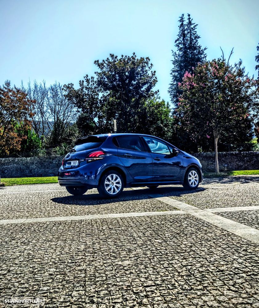 Peugeot 208 1.2 PureTech Style EAT6 - 4