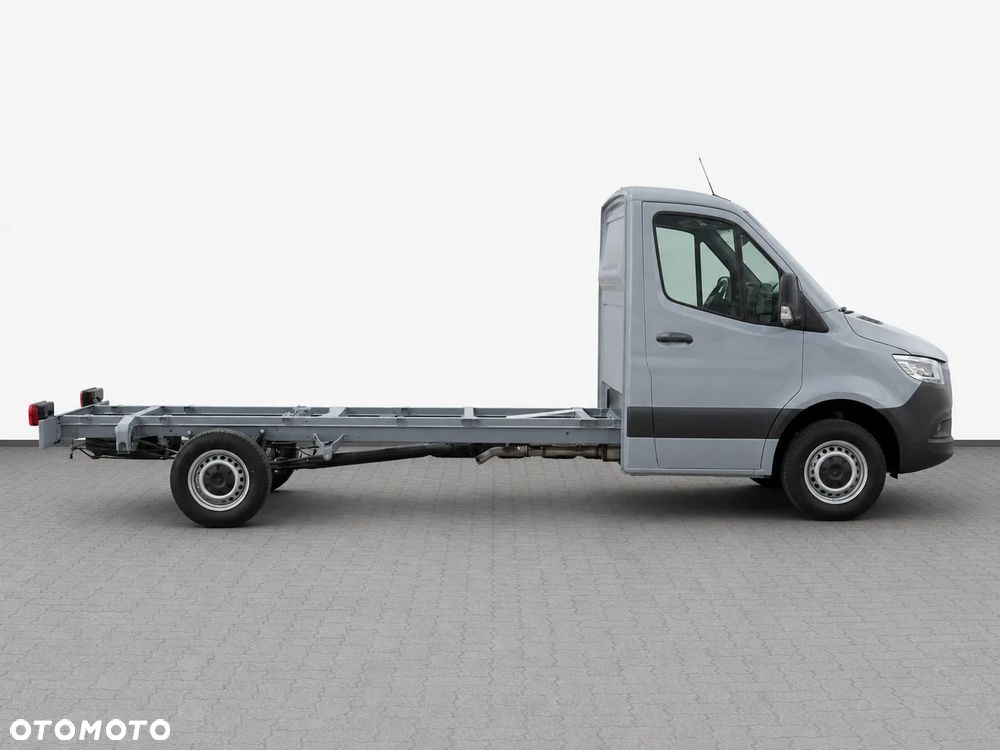 Mercedes-Benz Sprinter - 6