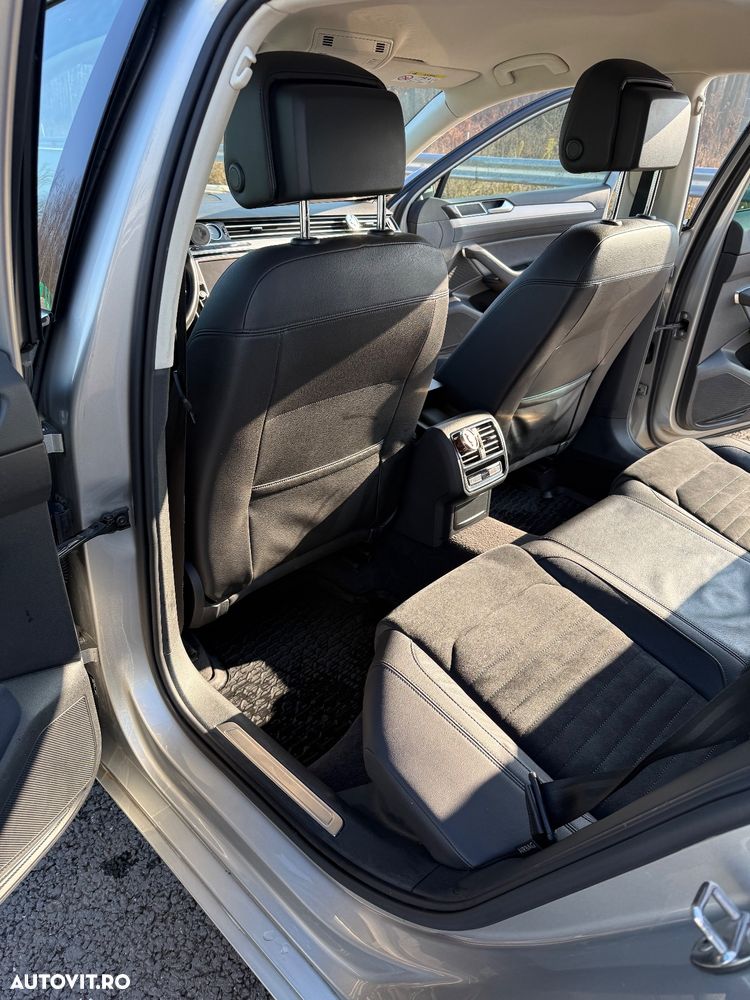 Volkswagen Passat - 15