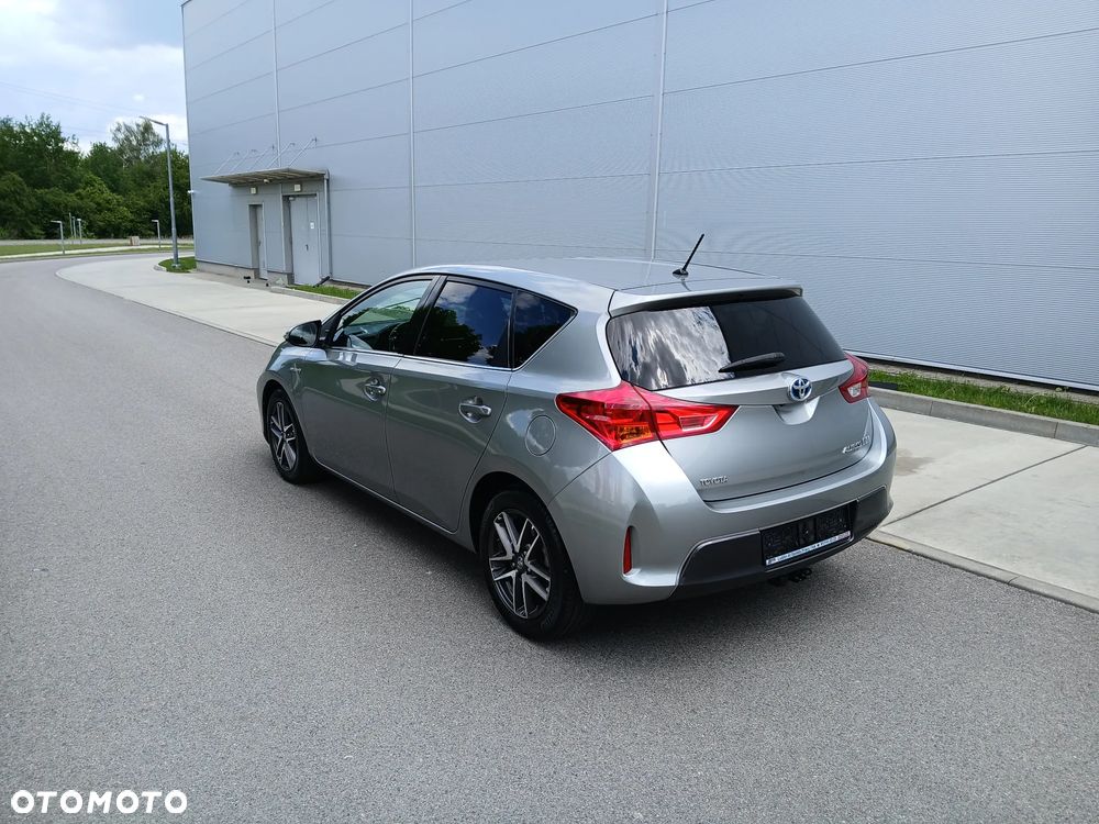 Toyota Auris 1.8 HSD Luna - 4