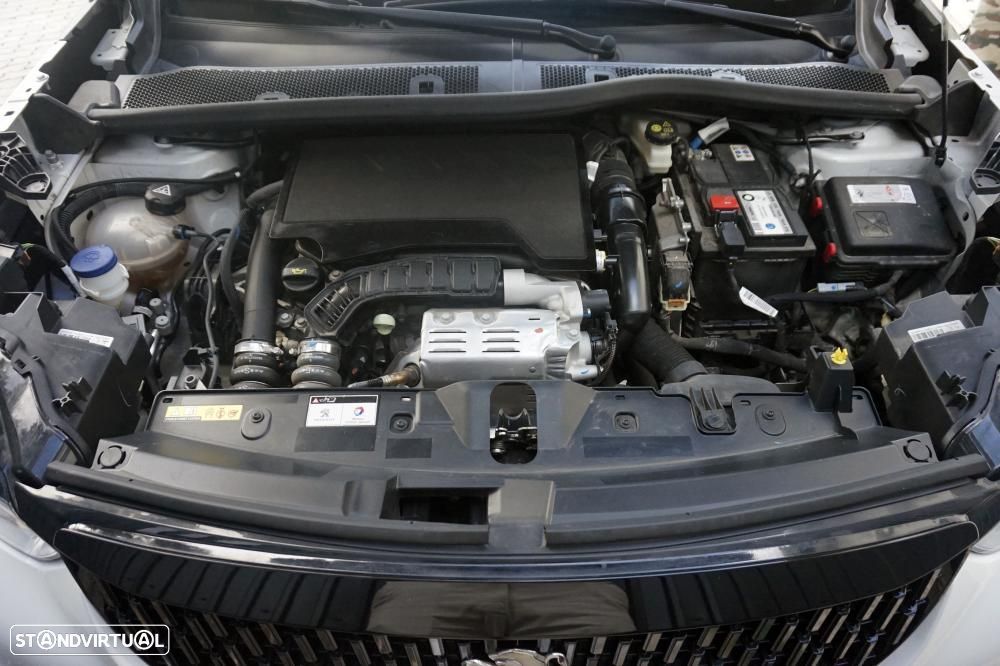 Peugeot 2008 1.2 PureTech GT - 29