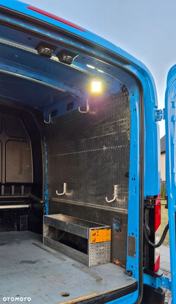 Ford Transit 2.0D L3H2 5 osobowy Brygadówka Webasto - 10