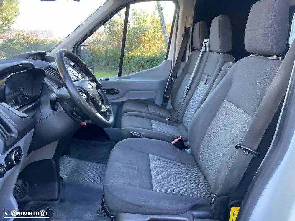 Ford Transit - 25