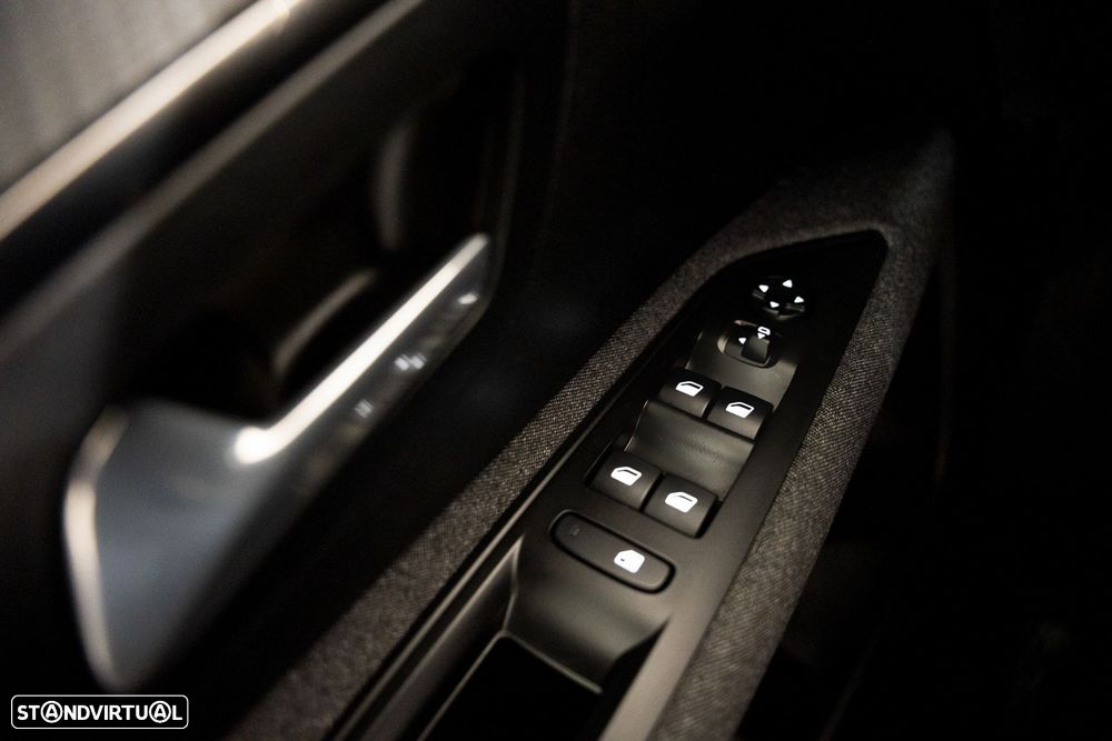 Peugeot 5008 1.2 PureTech Allure EAT8 - 12