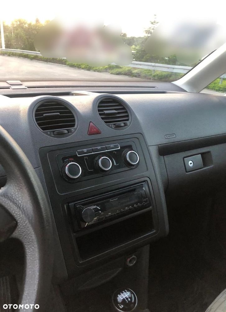 Volkswagen Caddy Cross - 16