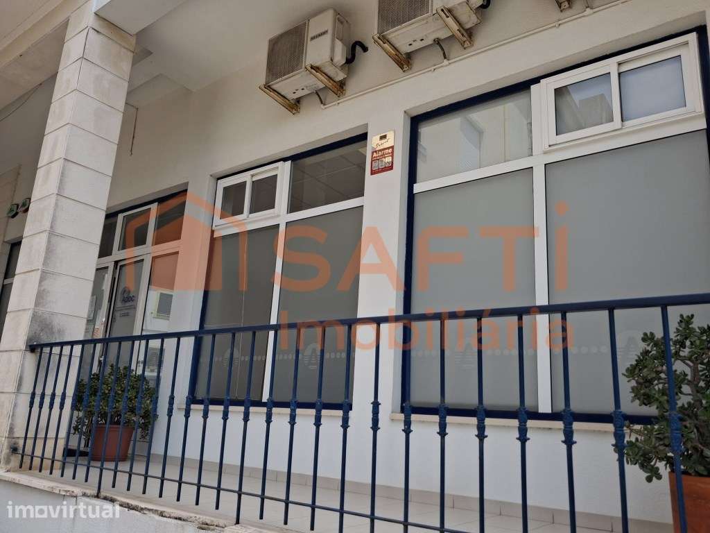Trespasse de Escritório de Contabilidade com Carteira de Clientes A... - Grande imagem: 2/8