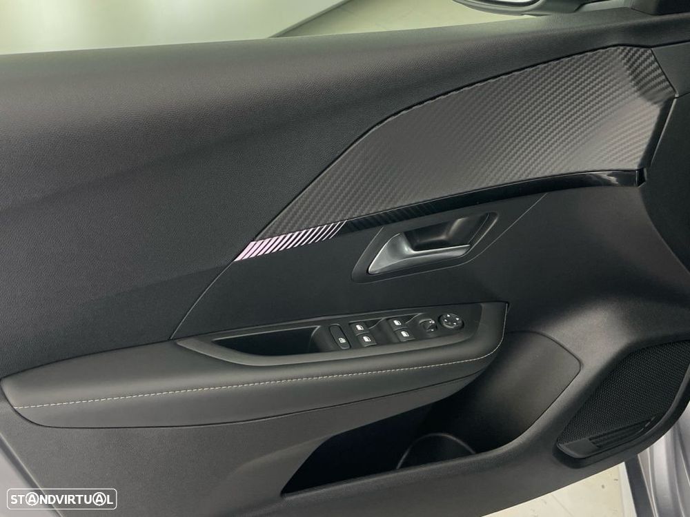 Peugeot 208 1.2 Hybrid Allure e-DCS6 - 17