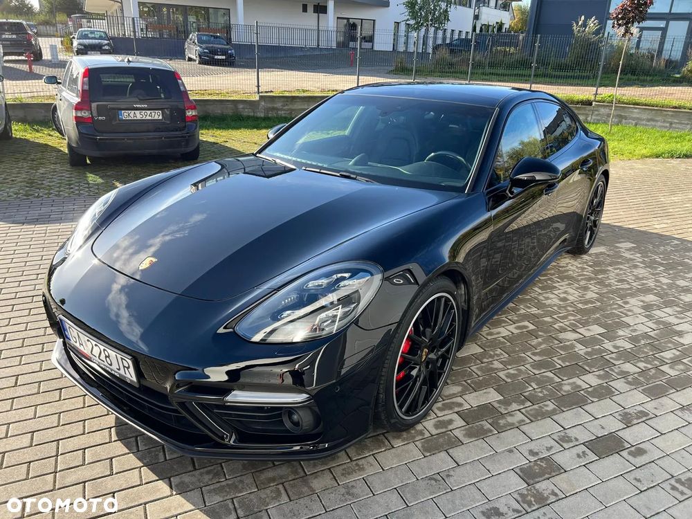 Porsche Panamera Turbo Executive - 32