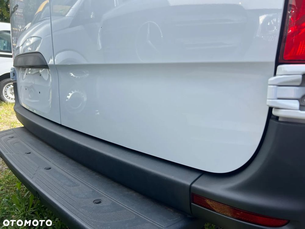 Mercedes-Benz Sprinter - 8