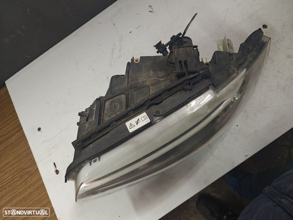 Farol Frente Esquerdo / Otica Esquerda Bmw 1 Coupé (E82)  63.11 726364 - 4