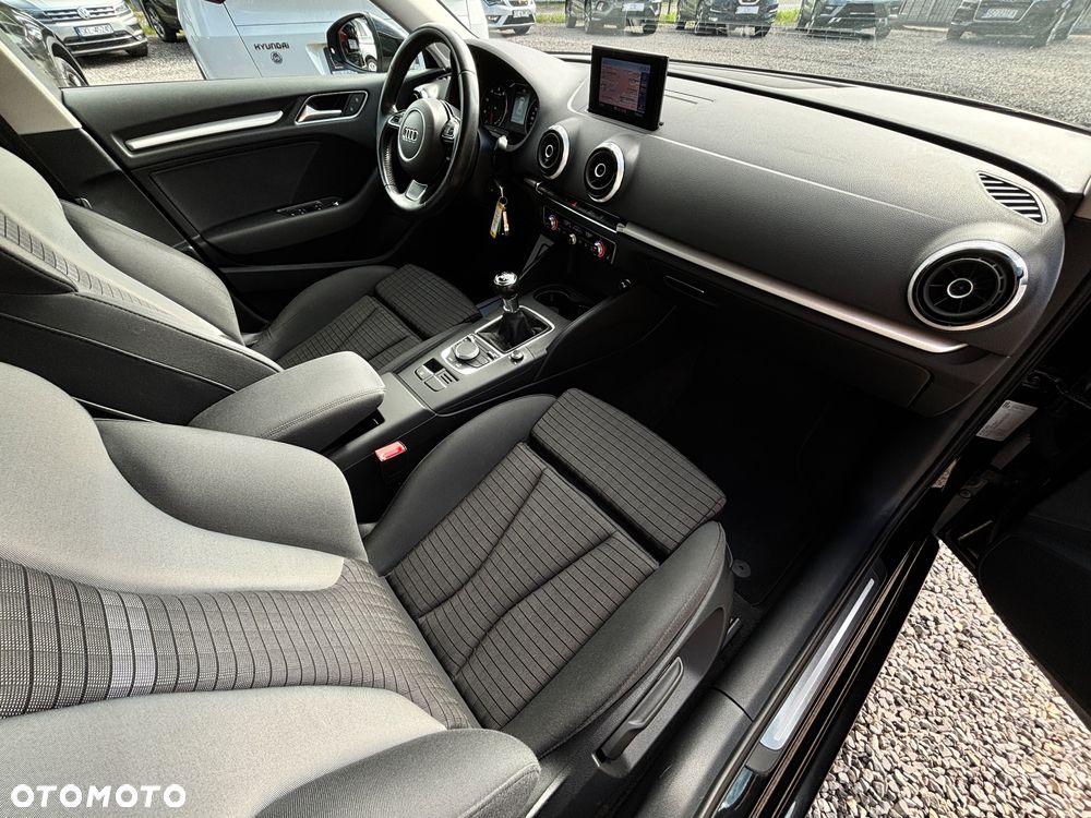 Audi A3 Sportback - 16