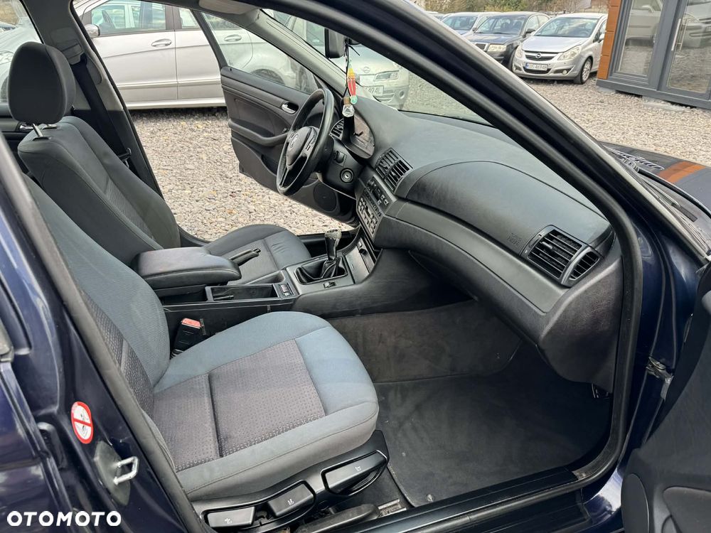 BMW Seria 3 318i - 22