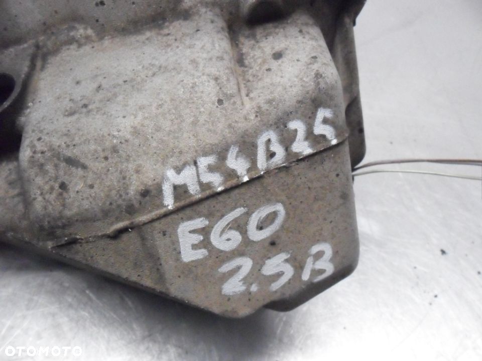 BMW E60 SEDAN 2.5B MISKA OLEJOWA - 2