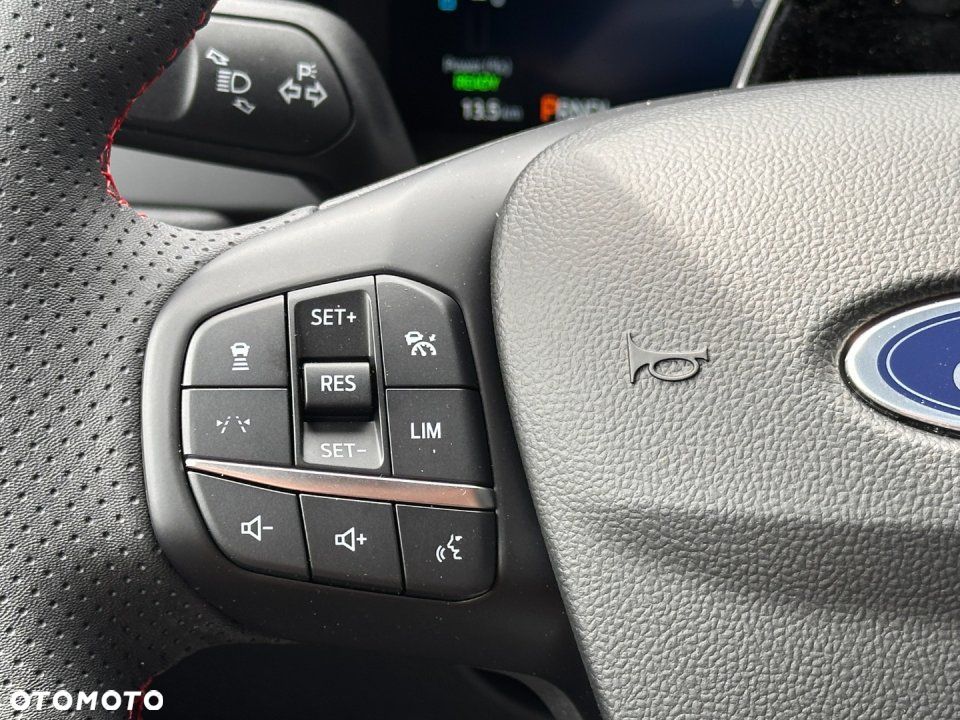 Ford Kuga - 19