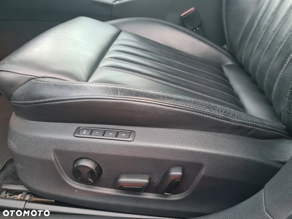 Skoda Superb 1.6 TDI Ambition DSG - 32