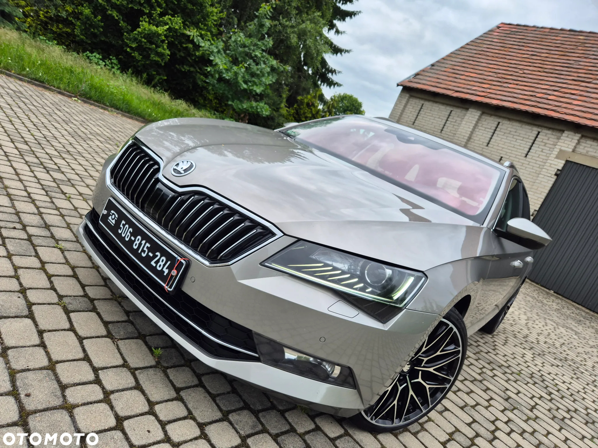 Skoda Superb 2.0 TDI Premium Edition - 13