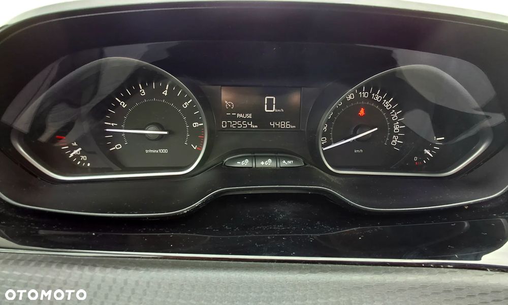 Peugeot 208 1.2 PureTech Style - 11