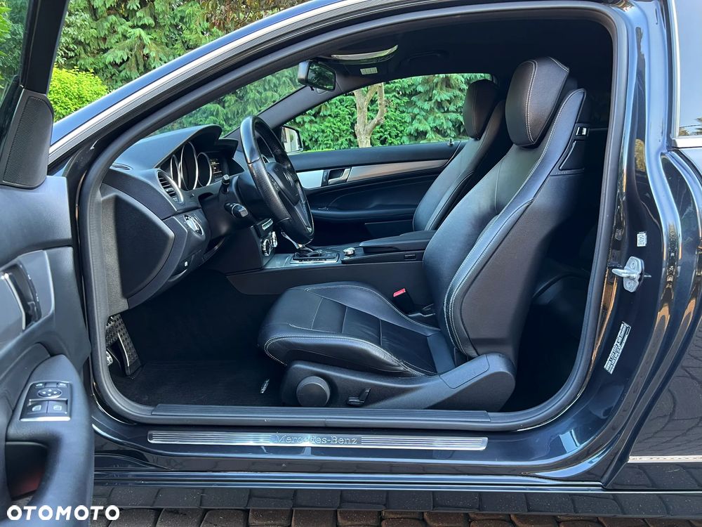 Mercedes-Benz Klasa C 180 Coupe BlueEFFICIENCY 7G-TRONIC - 18